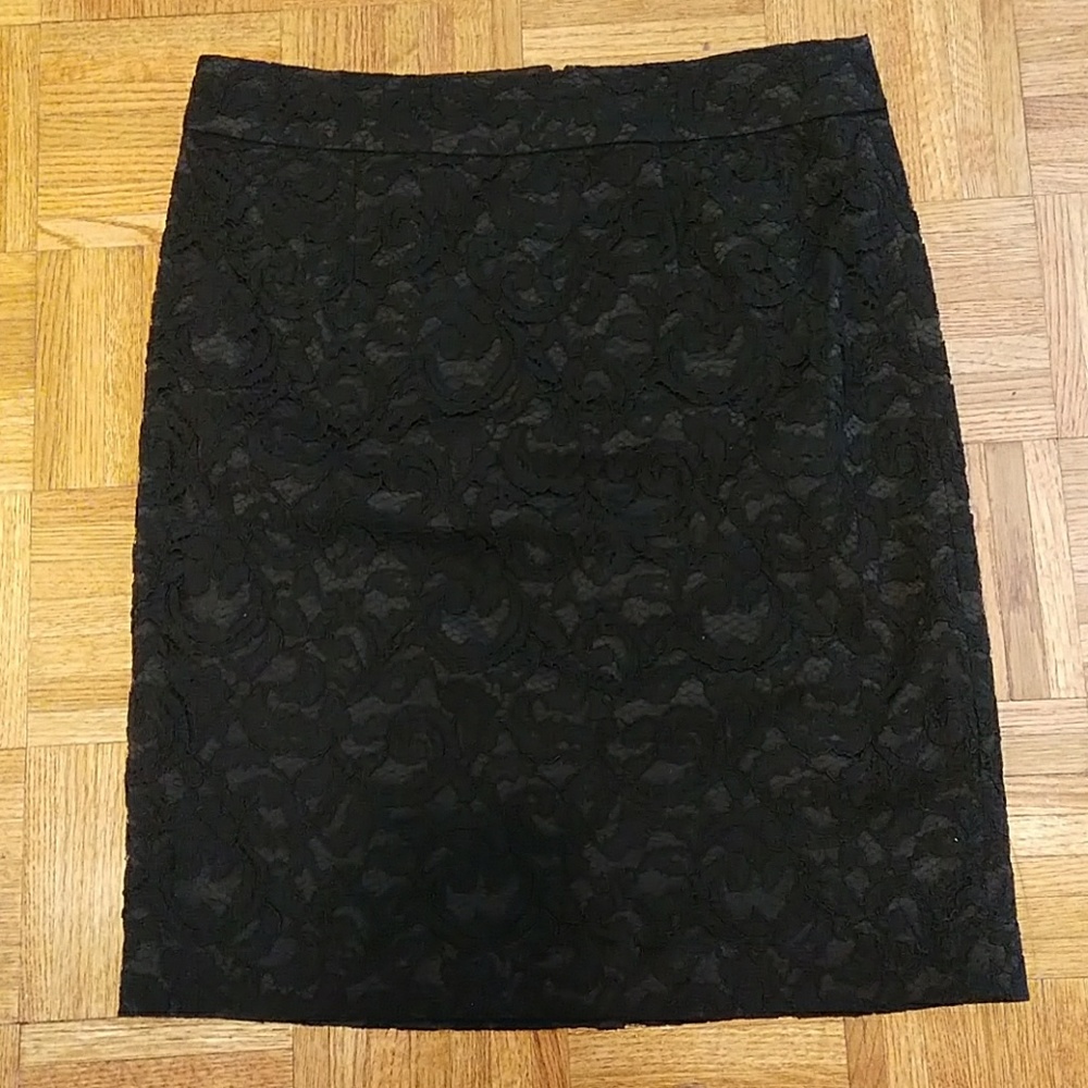 BANANA REPUBLIC lace pencil skirt